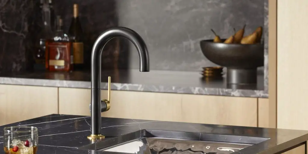 bar faucet in matte black color