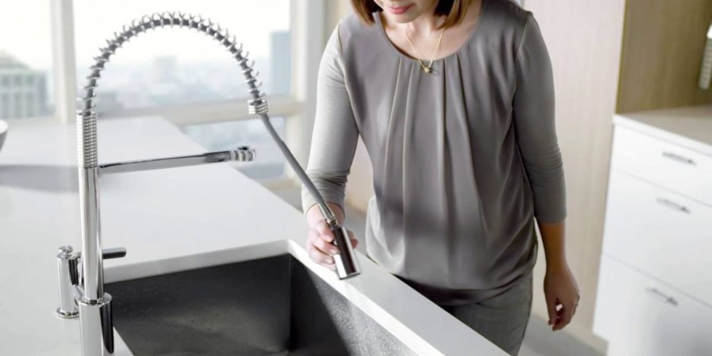 moen pre-rinse kitchen faucet
