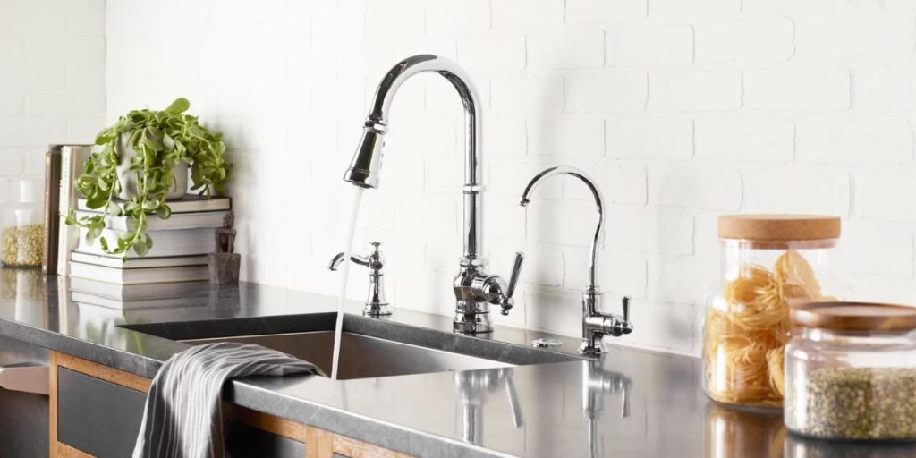One-Handle Pull Down Single Handle Kitchen Faucet